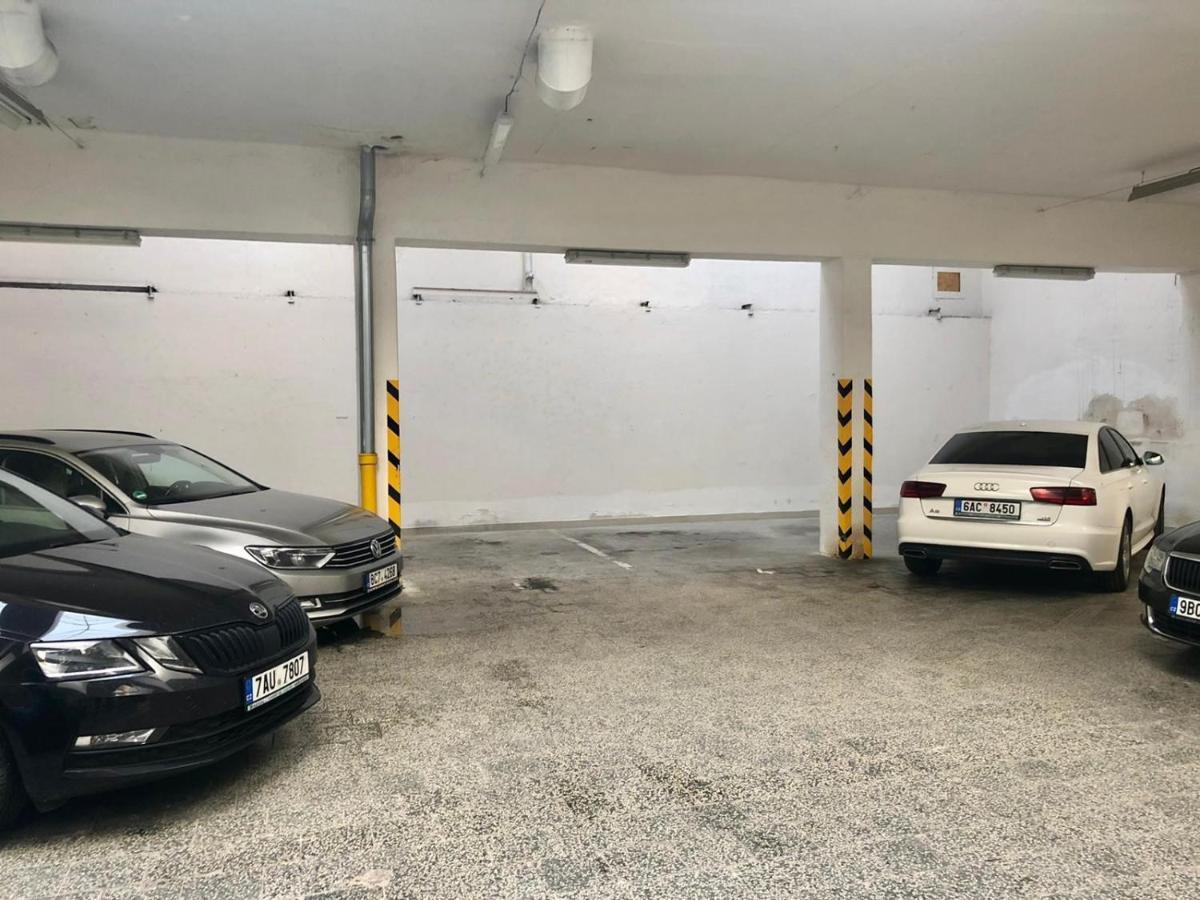 زنويمو Wine & Bike City Tower Apartments المظهر الخارجي الصورة