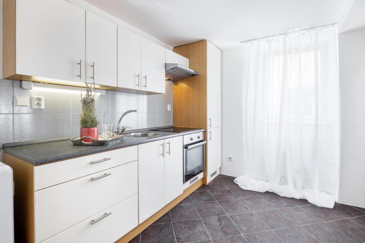 زنويمو Wine & Bike City Tower Apartments المظهر الخارجي الصورة